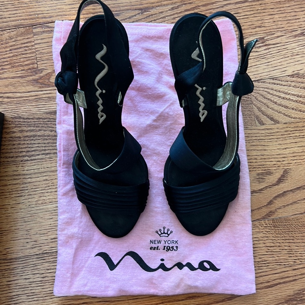 Nina Valama size 9m dress sandals
